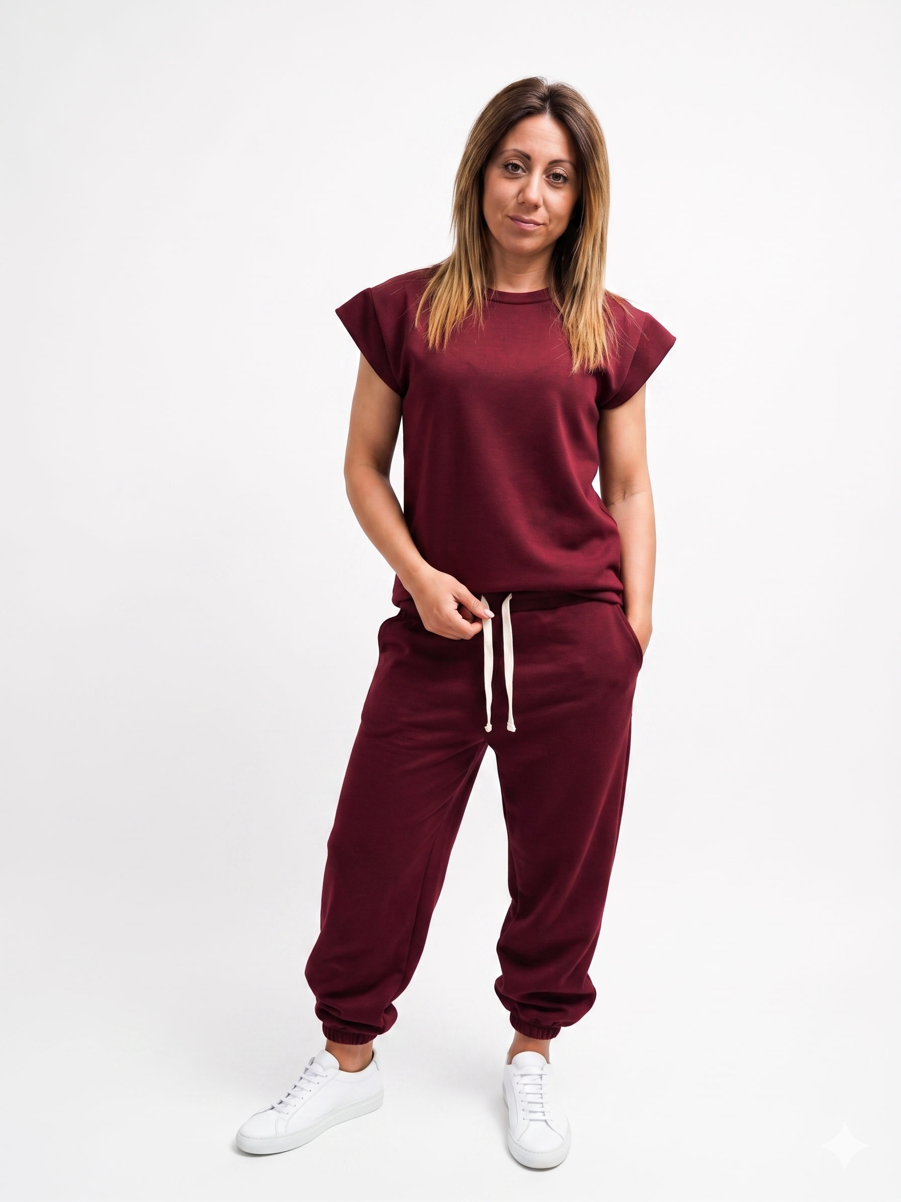 Set Coordinato Minimalista Bordeaux: Top Squadrato e Pantaloni a Ballon