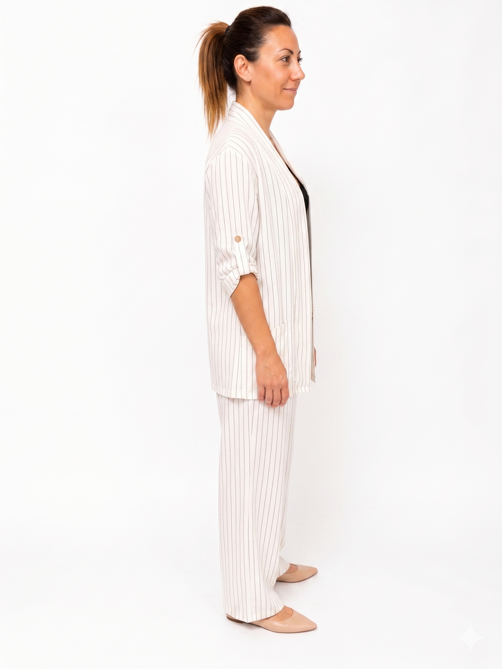 Set Coordinato Gessato: Blazer con Maniche a Tab e Pantaloni Wide-Leg - Bianco/Nero