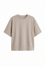 Set Coordinato Minimal Chic: Maglia Boxy e Pantalone Sartoriale Wide-Leg