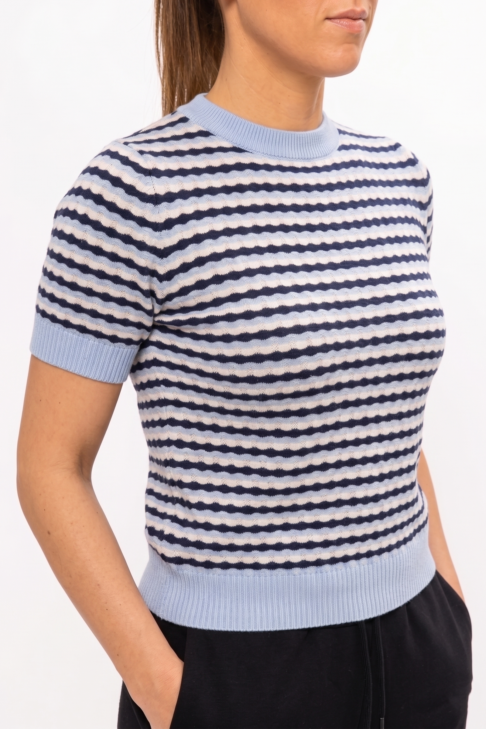 Top in Maglia a Maniche Corte con Texture a Onde