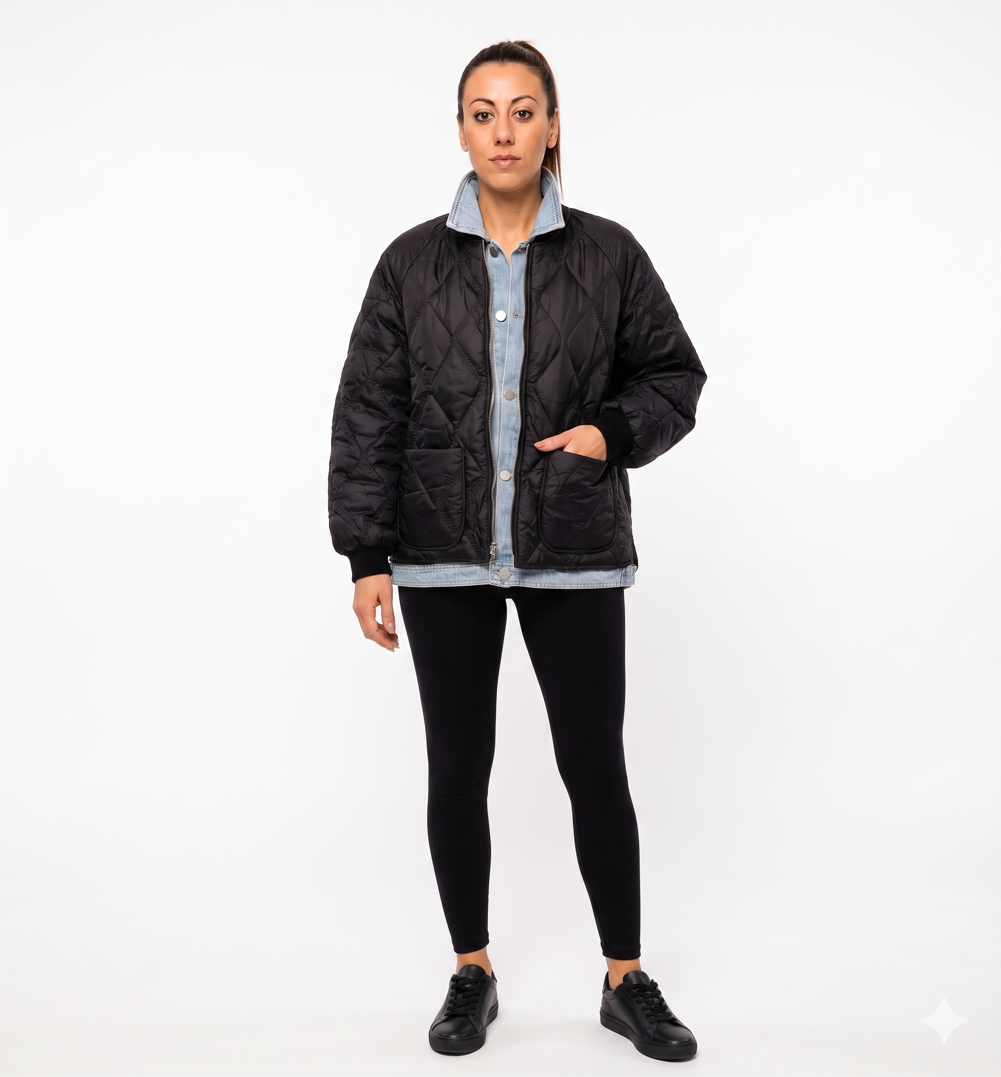 Giacca Ibrida Oversize Trapuntata Nera con Inserto Denim Lavato