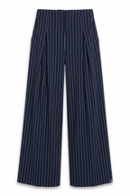 Tailleur Gessato Blu Navy con Giacca Asimmetrica e Pantaloni a Palazzo