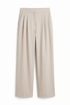 Set Coordinato Minimal Chic: Maglia Boxy e Pantalone Sartoriale Wide-Leg