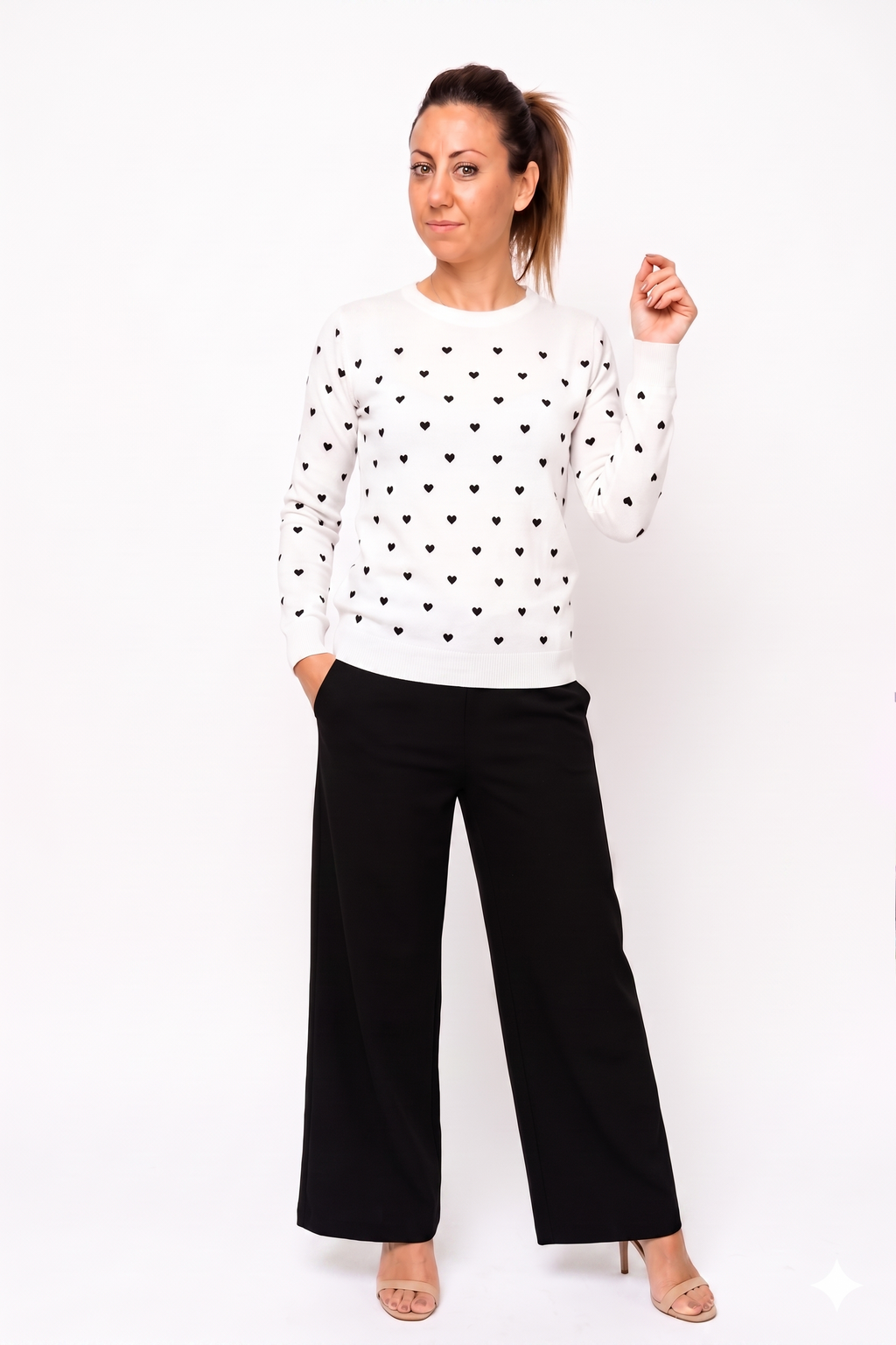 Pullover Girocollo Bianco con Micro-Cuori Neri